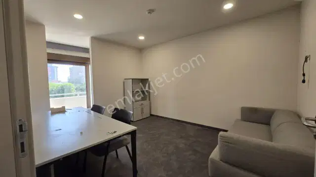 Ana Caddede Teraslı Tam Donanımlı 300 M² 11 Odalı Ofis Katı — görsel 18