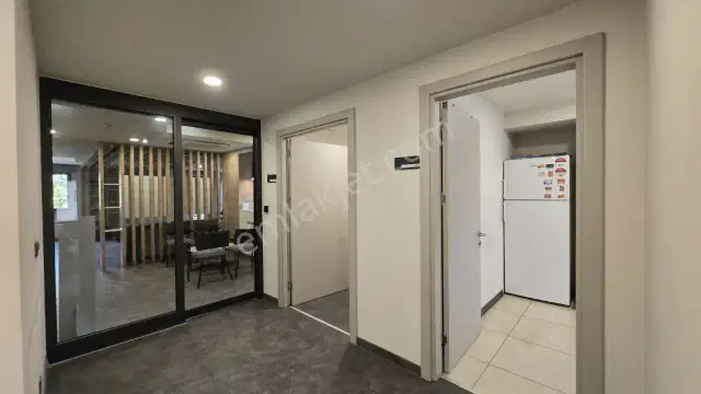 Ana Caddede Teraslı Tam Donanımlı 300 M² 11 Odalı Ofis Katı — görsel 22