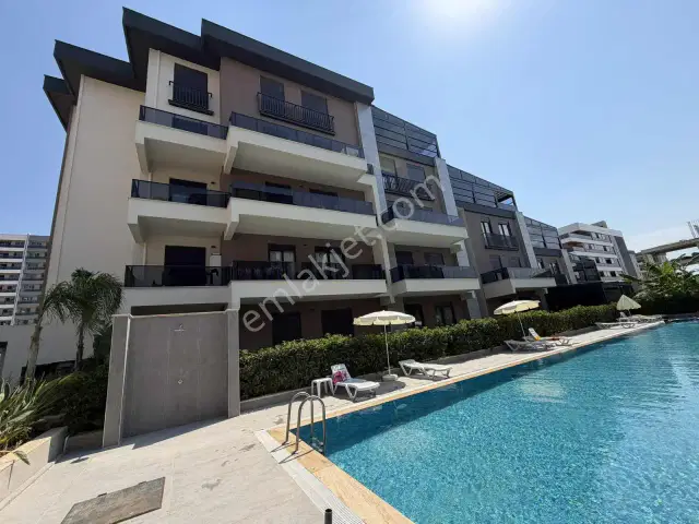 Full Özellıklı Lüks Sıtede Eşyalı Teraslı 1 + 1 Satılık Daıre — görsel 4