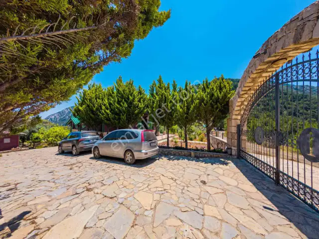 Adrasanda 3.629 M² İçinde Deniz Manzaralı 5+3 Müstakil Villa — görsel 2