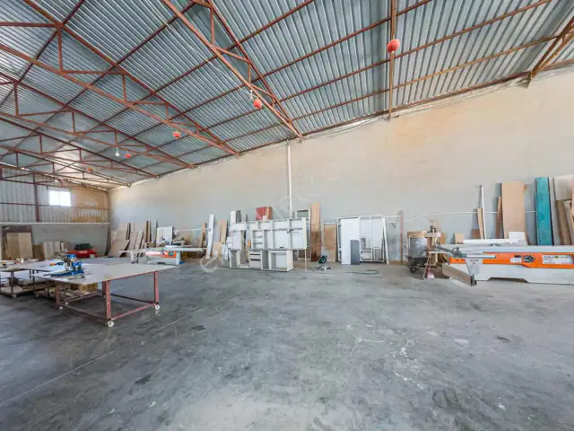 Yenigöl'de 950 M2 Devren Kiralık Mobilya Fabrikası — görsel 3
