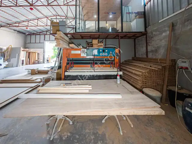 Yenigöl'de 950 M2 Devren Kiralık Mobilya Fabrikası — görsel 6