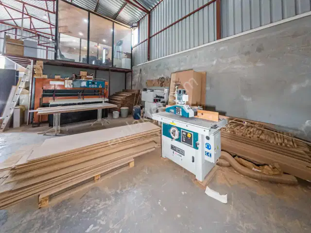 Yenigöl'de 950 M2 Devren Kiralık Mobilya Fabrikası — görsel 7