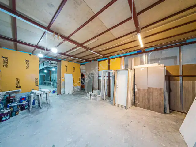 Yenigöl'de 950 M2 Devren Kiralık Mobilya Fabrikası — görsel 8