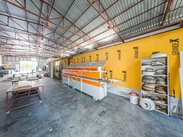 Yenigöl'de 950 M2 Devren Kiralık Mobilya Fabrikası — görsel 11