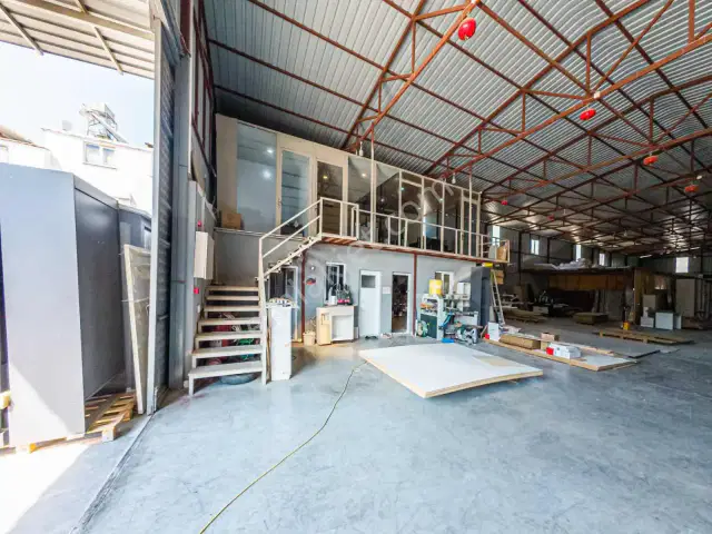 Yenigöl'de 950 M2 Devren Kiralık Mobilya Fabrikası — görsel 16