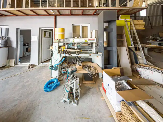 Yenigöl'de 950 M2 Devren Kiralık Mobilya Fabrikası — görsel 19