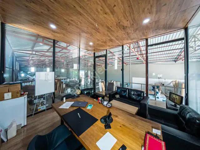 Yenigöl'de 950 M2 Devren Kiralık Mobilya Fabrikası — görsel 32