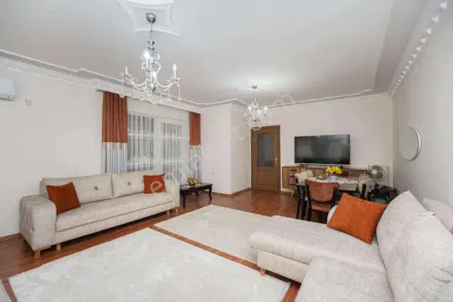 Aydoğmuş'ta 220 M2 4+1 Satılık Tripleks Villa — görsel 3