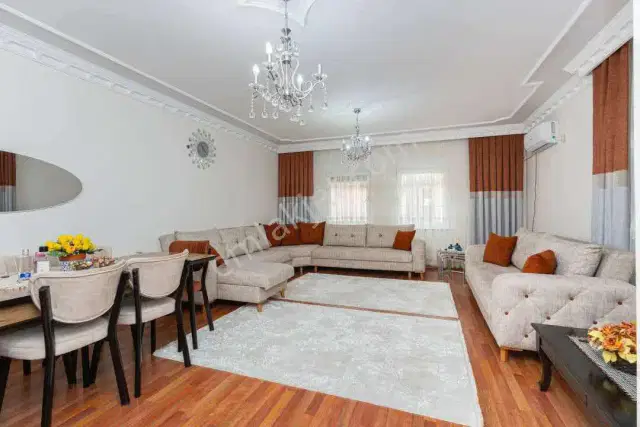 Aydoğmuş'ta 220 M2 4+1 Satılık Tripleks Villa — görsel 4