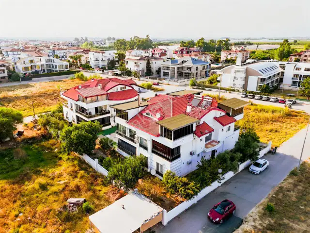 Belek'te Havuzlu Sitede Lüks Dubleks Şömineli Teras