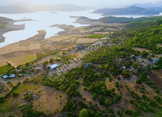 Yatırımlık Göl Manzaralı, Tapuda Ahşap Ev Vasfında Bahçe