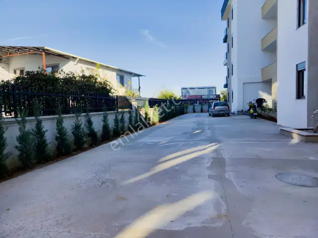 Güzelyurt Merkezinde Cadde Üzerinde Depolu Dükkan — görsel 7