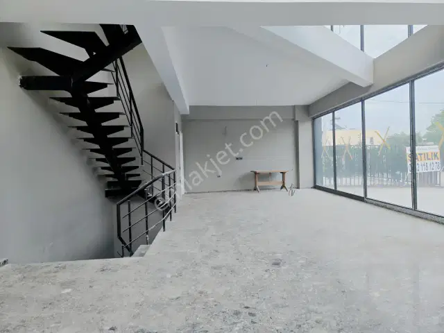 Güzelyurt Merkezinde Cadde Üzerinde Depolu Dükkan — görsel 22