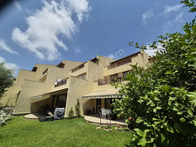 Şehrin Merkezinde 5+1 Tripleks Villa — görsel 2