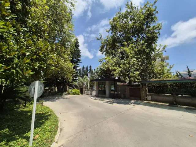 Şehrin Merkezinde 5+1 Tripleks Villa — görsel 7