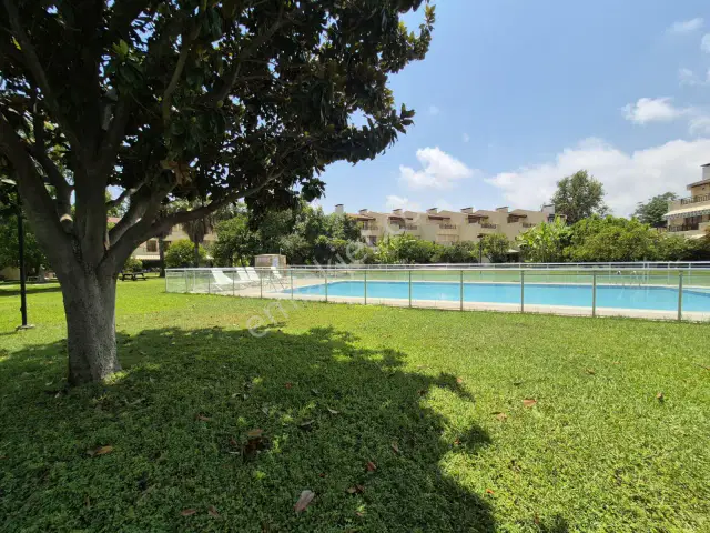 Şehrin Merkezinde 5+1 Tripleks Villa — görsel 15