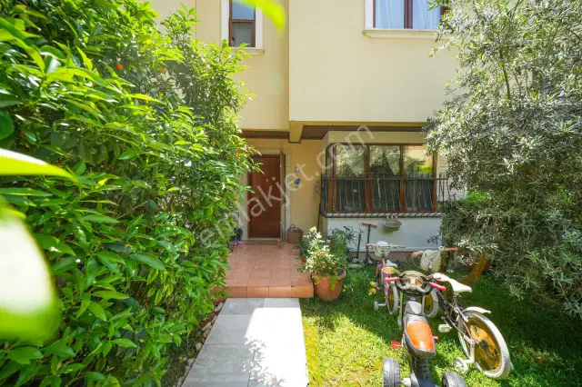 Şehrin Merkezinde 5+1 Tripleks Villa — görsel 24
