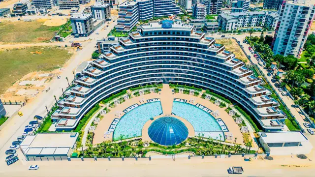 Altıntaş Beyond All'da 1+1 Ara Kat Havuz Cephe Kiralık Daire