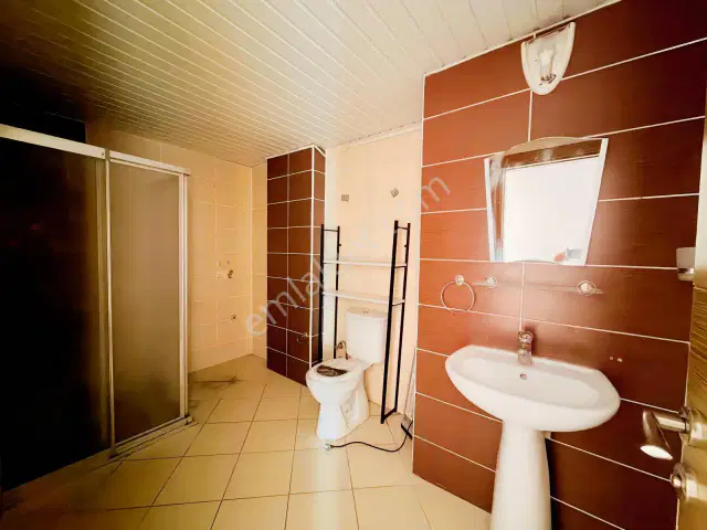 Güzeloba'da Site İçi Ayrı Mutfaklı Kiralık Daire — görsel 6