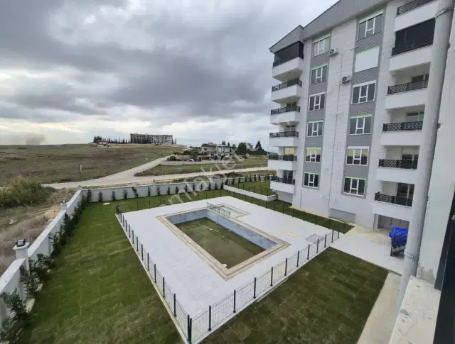 Bahçeşehir Kolejine Yakın Satılık 2+1