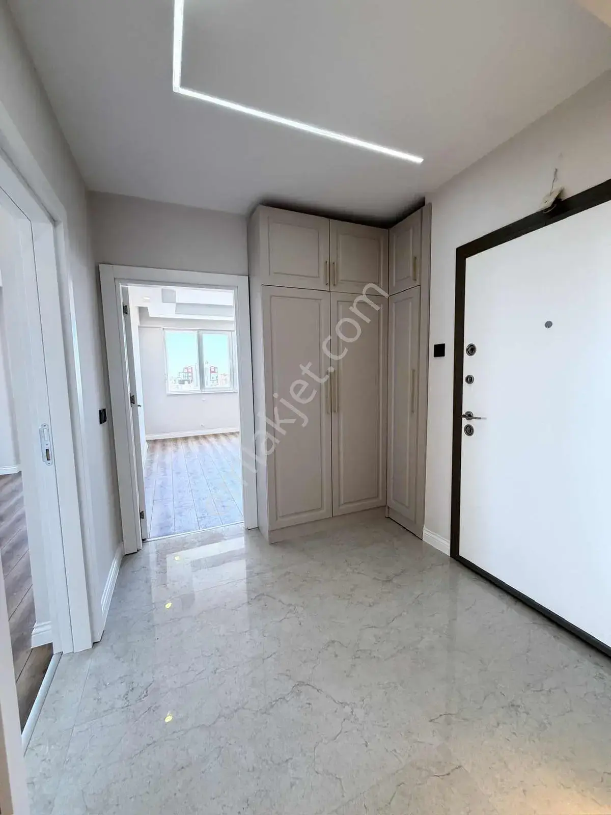 Antalya / Lara / Çağlayanda/geniş/yapımlı — görsel 7