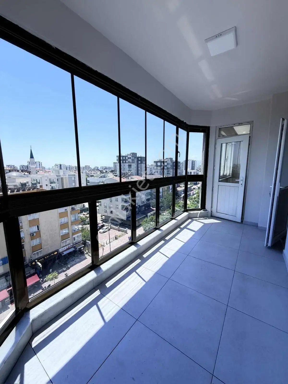 Antalya / Lara / Çağlayanda/geniş/yapımlı — görsel 15