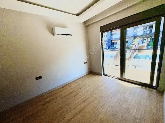 Güzeloba Kundukanyon2 Sitesi Denize Yürüme Mesafe Prestijli 1+1 — görsel 6