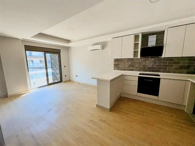 Güzeloba Kundukanyon2 Sitesi Denize Yürüme Mesafe Prestijli 1+1 — görsel 8