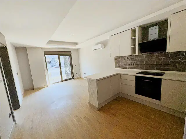 Güzeloba Kundukanyon2 Sitesi Denize Yürüme Mesafe Prestijli 1+1 — görsel 10