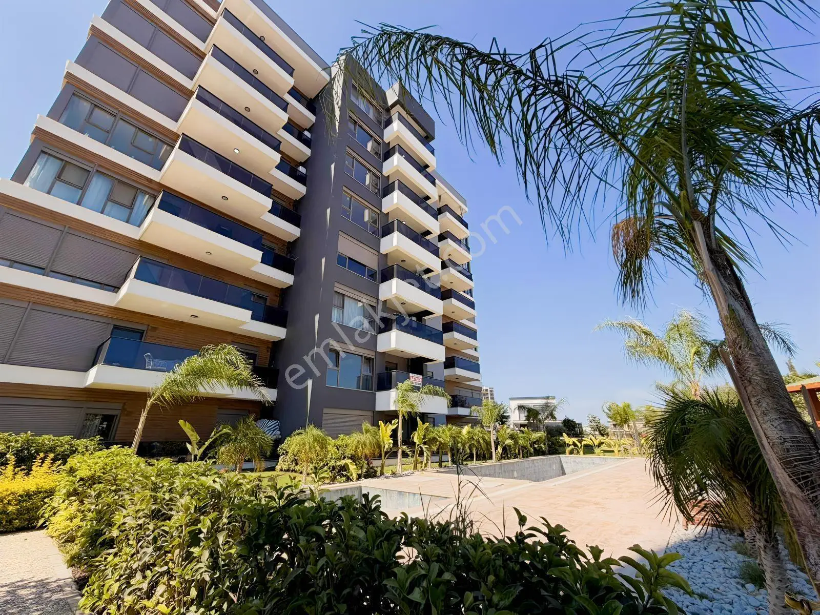 Altıntaş'ta İskanlı Ara Kat Kiralık Daire — görsel 1