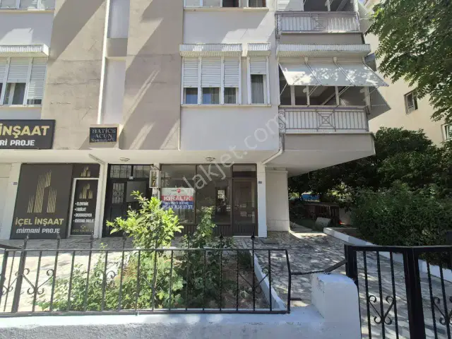 Portakal Çiçeğinde Depolu Dükkan