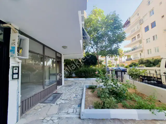 Portakal Çiçeğinde Depolu Dükkan