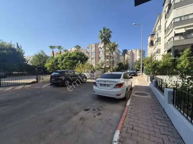 Portakal Çiçeğinde Depolu Dükkan — görsel 10