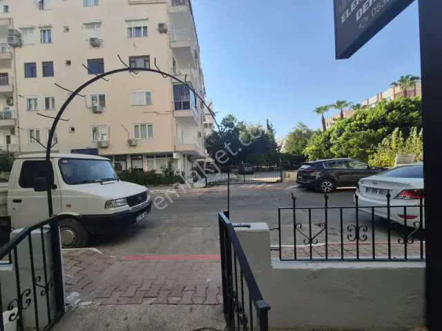 Portakal Çiçeğinde Depolu Dükkan — görsel 13