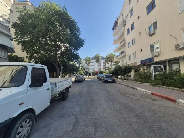Portakal Çiçeğinde Depolu Dükkan — görsel 15