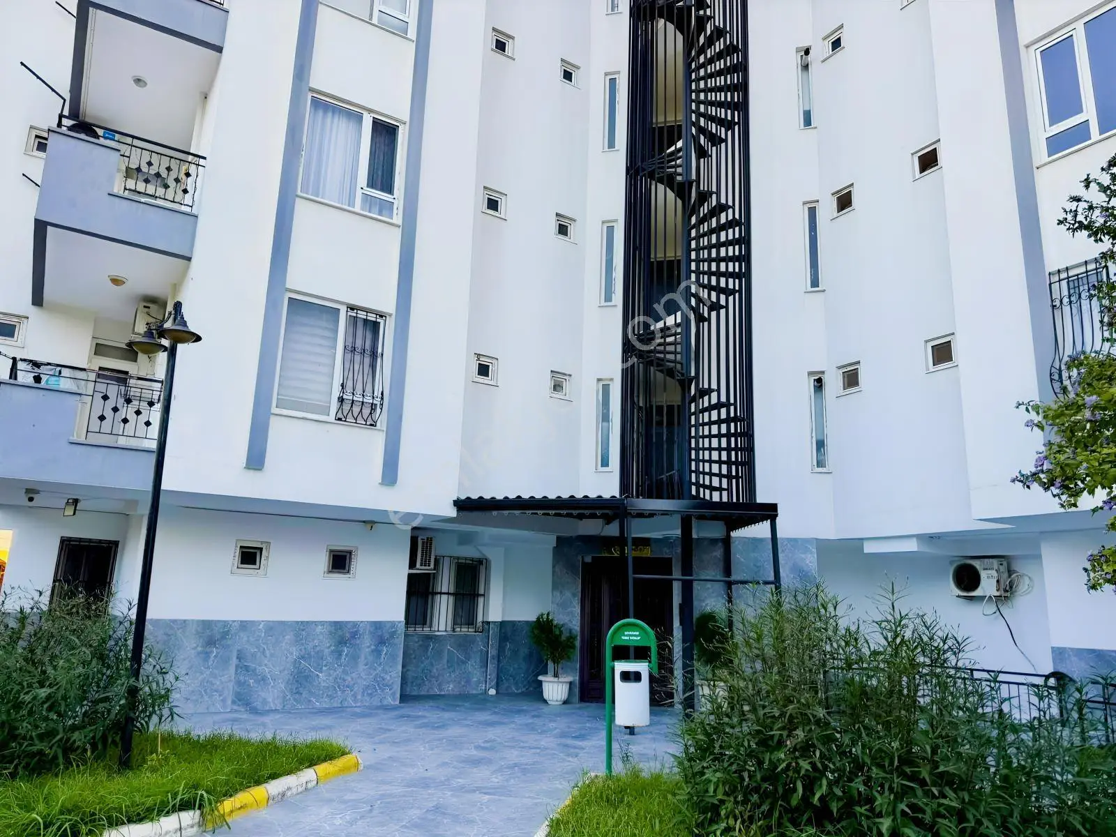 Tahtakale Karşısında Eşyalı 1+1 | Giriş Kat | 30 M² — görsel 2