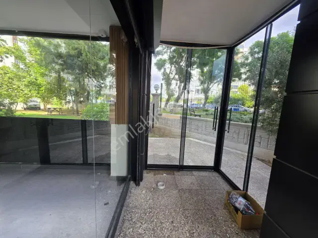 Fener'de Ana Cadde Üzeri Tabela Görünürlüğü Yüksek Şık Dükkan — görsel 2