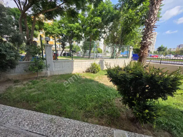 Fener'de Ana Cadde Üzeri Tabela Görünürlüğü Yüksek Şık Dükkan — görsel 6
