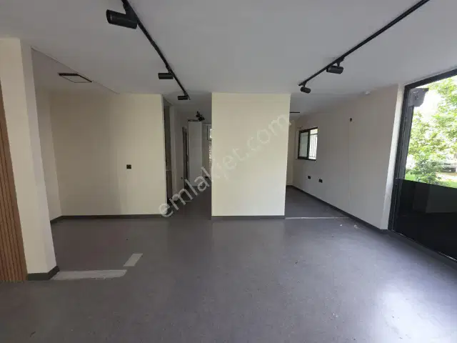 Fener'de Ana Cadde Üzeri Tabela Görünürlüğü Yüksek Şık Dükkan — görsel 16