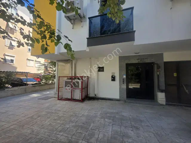 Işıklar Yeni Binada 2+1 Geniş Çift Banyolu Ayrı Mutfaklı Daire — görsel 2
