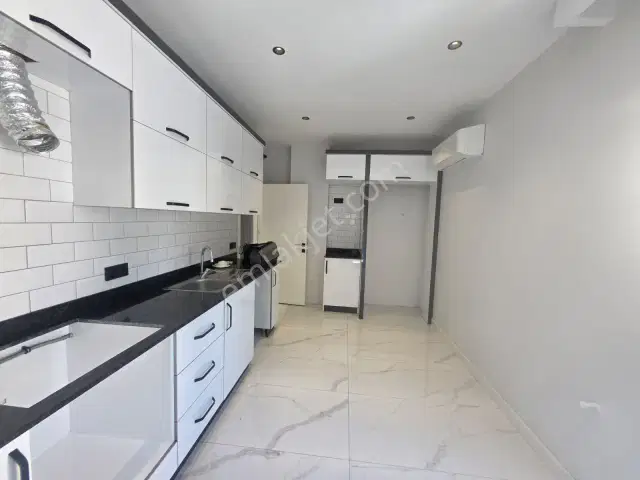 Işıklar Yeni Binada 2+1 Geniş Çift Banyolu Ayrı Mutfaklı Daire — görsel 14