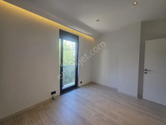 Işıklar Yeni Binada 2+1 Geniş Çift Banyolu Ayrı Mutfaklı Daire — görsel 27