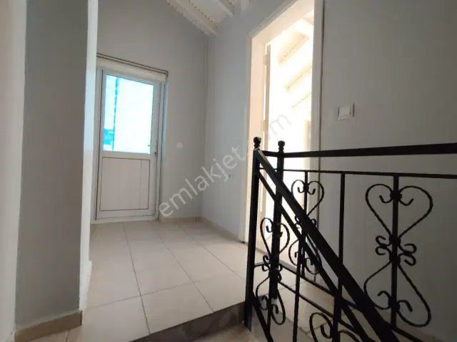 Kadriye Legend Yakını Bahçe Kullanımlı Tadilatliçok Geniş Villa — görsel 10