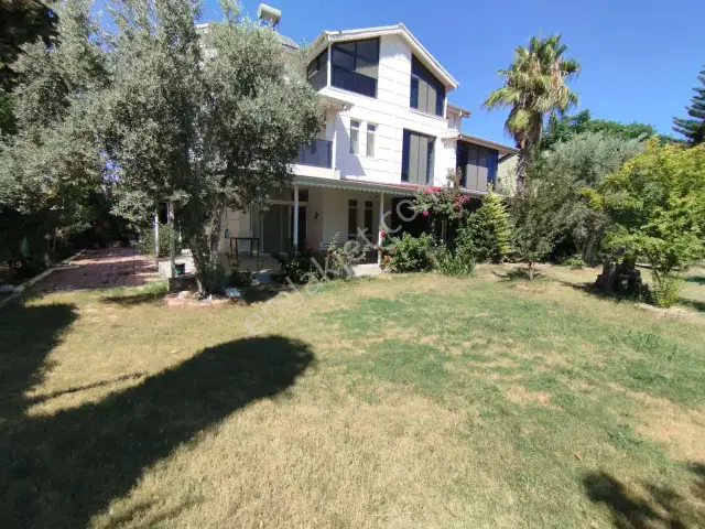 Kadriye Legend Yakını Bahçe Kullanımlı Tadilatliçok Geniş Villa — görsel 14