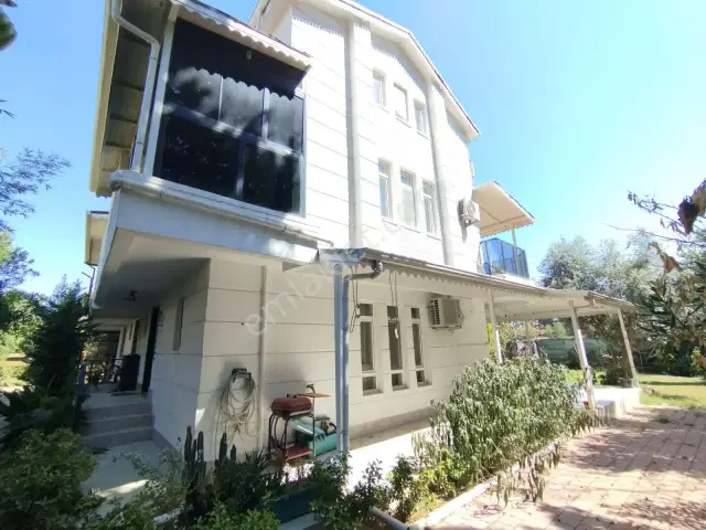 Kadriye Legend Yakını Bahçe Kullanımlı Tadilatliçok Geniş Villa — görsel 17