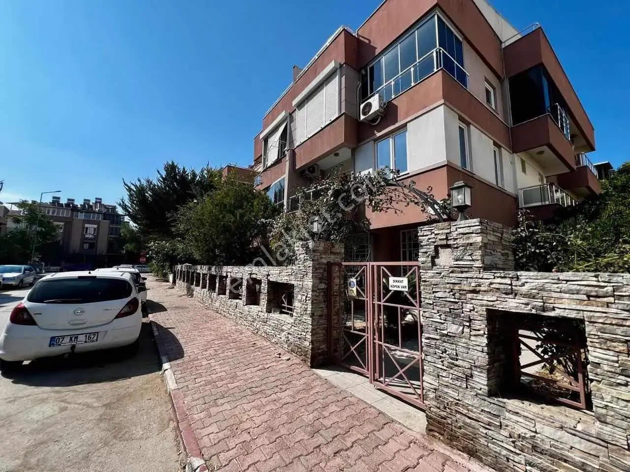 Fener'de Tek Tapu Çift Daire Fırsatı (açıklamayı Okuyunuz) — görsel 1