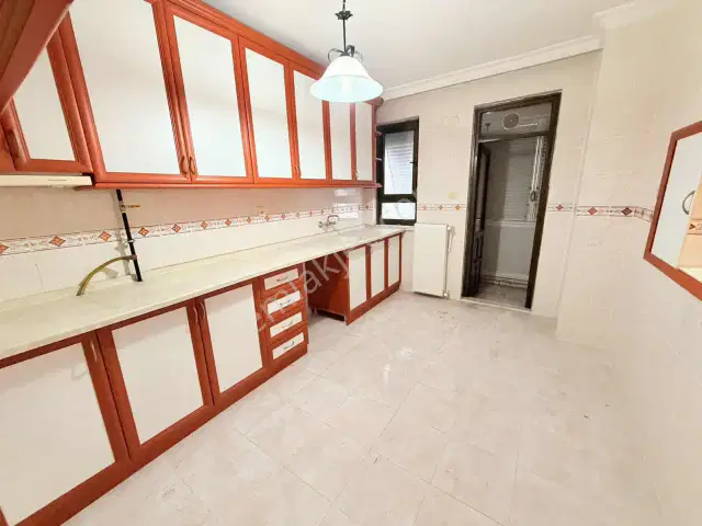 Bulvar Üzerinde Kiralık İşyeri — görsel 12