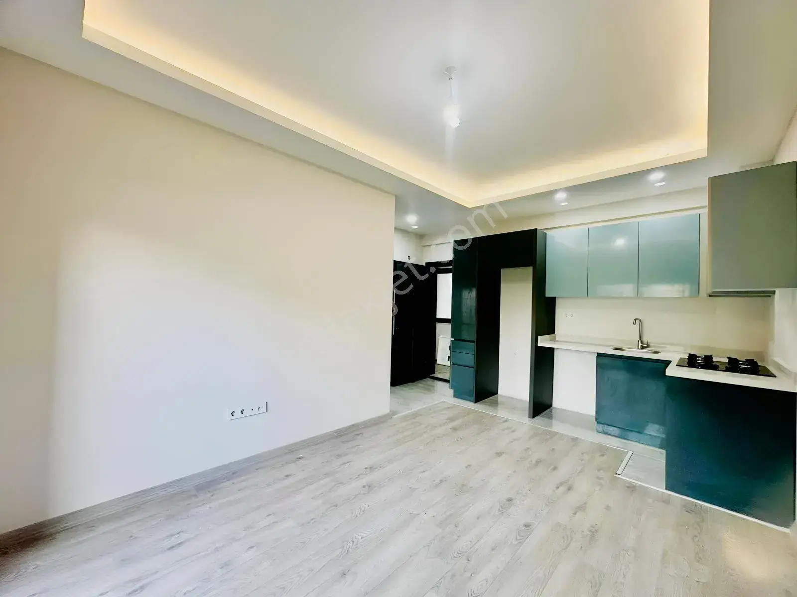 Altıntaş1+1 Bahçe Kullanımlı Kapalıotoparklı Havuz Cephe Satılık — görsel 8