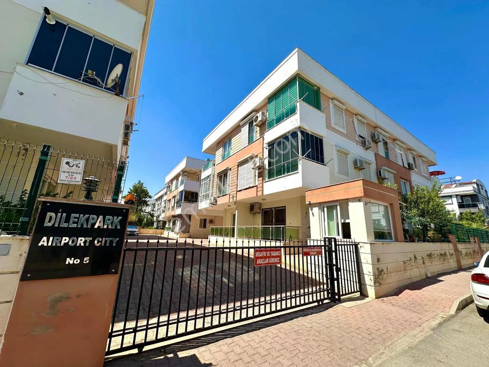 Güzelbağda Eşyalı, Otoparklı Site İçinde Kiralık 1+1 — görsel 1